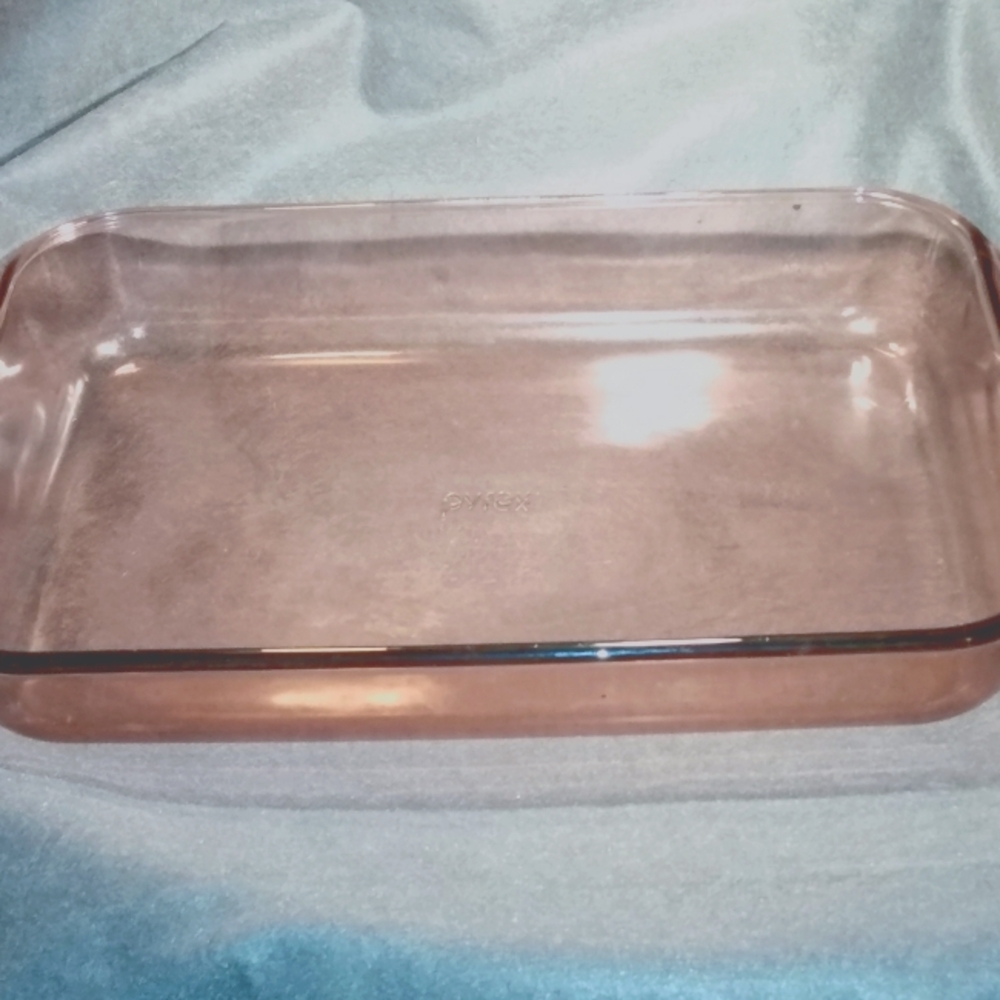 Pyrex Cranberry 233R 3qt Casserole Dish